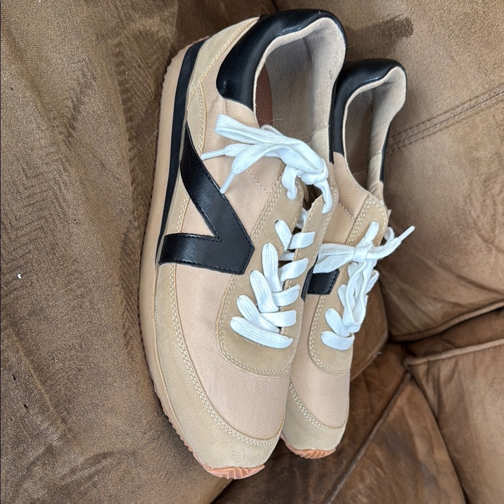 Loft Tan and Black Sneakers with White Laces - Size 8.5 Like New